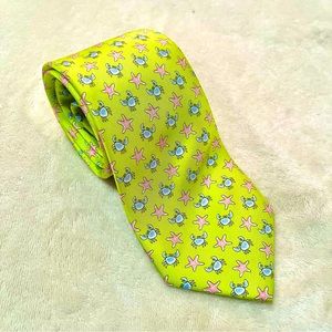 Sero pink starfish and crab foulard green silk Tie